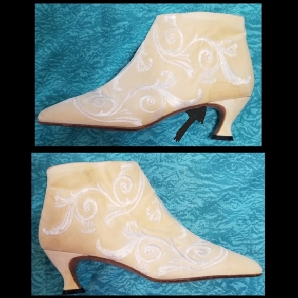 Beautiful VTG Kenneth Cole Booties - Picture 4 of 8